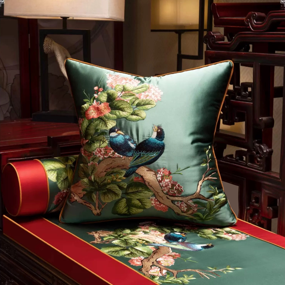 Luxurious Embroidered Silk-lik - Pillow Insert 18X18 incelemesi ve fiyatı